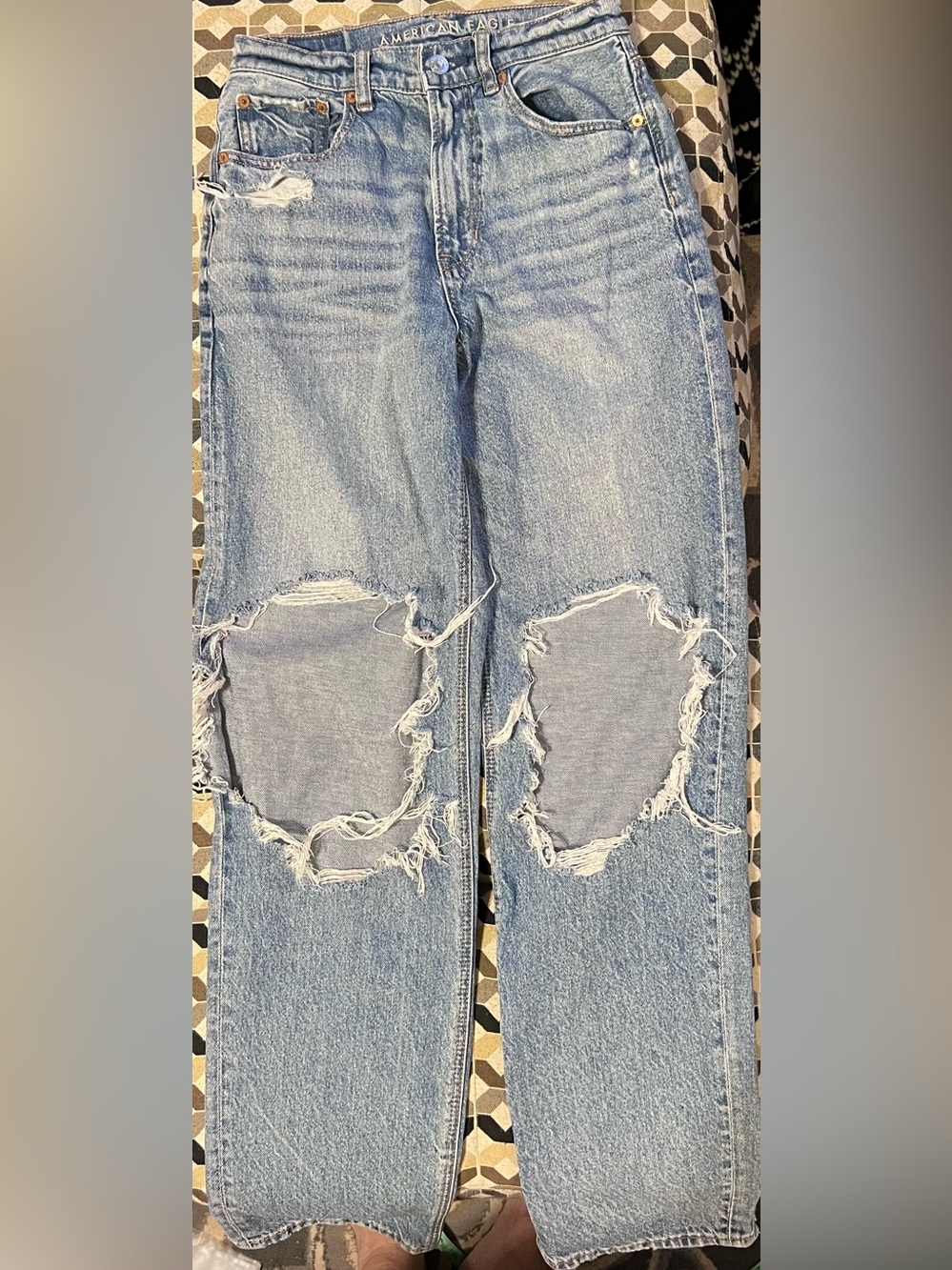 American Eagle Distressed Ripped Jeans Size 2 Regular Baggy Straight